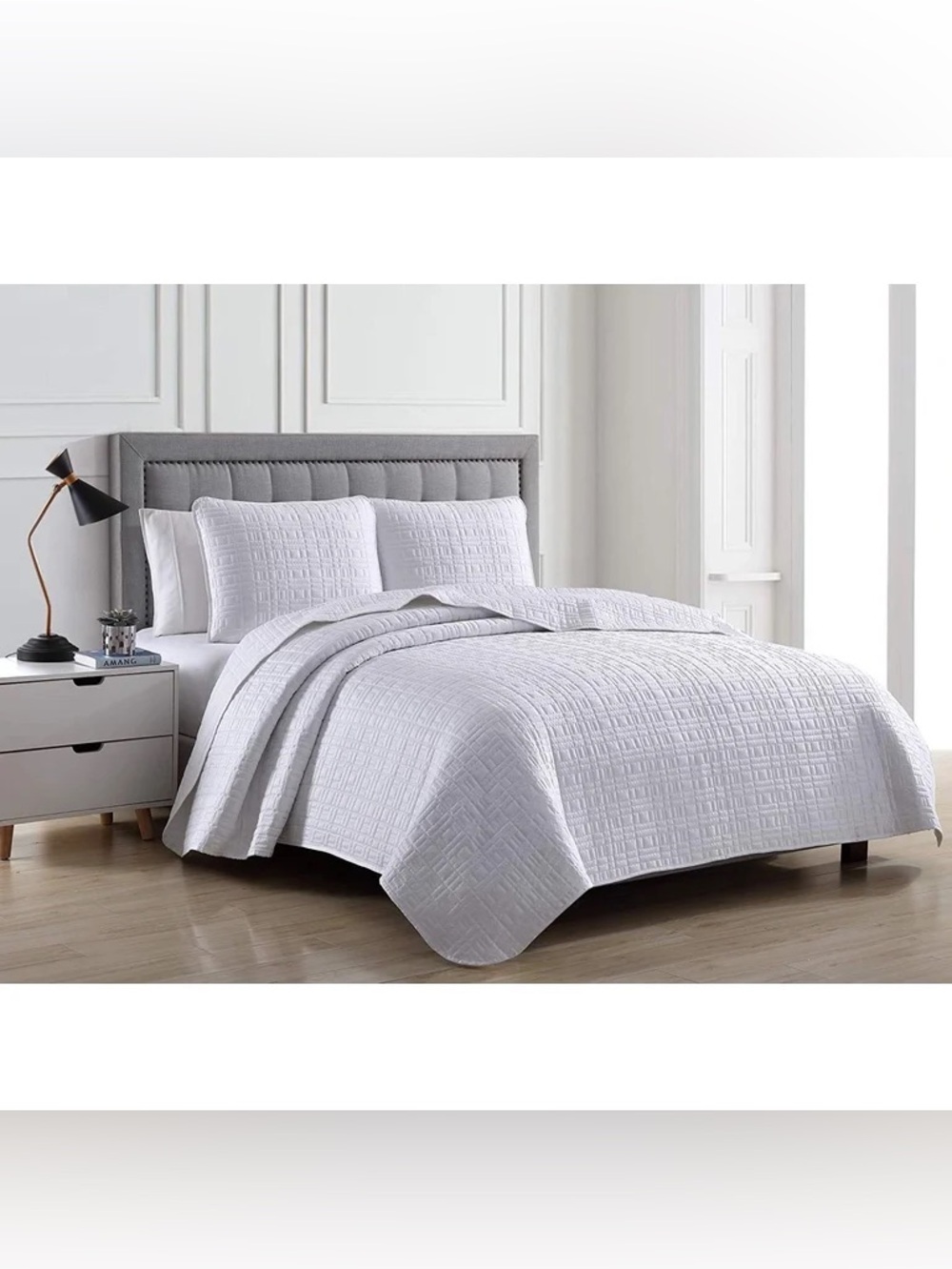 Classic White Quilted king/cal king Bedspread Set